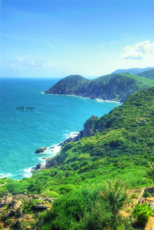 Eo biển nhìn từ Hải đăng Mũi Điện - HDR